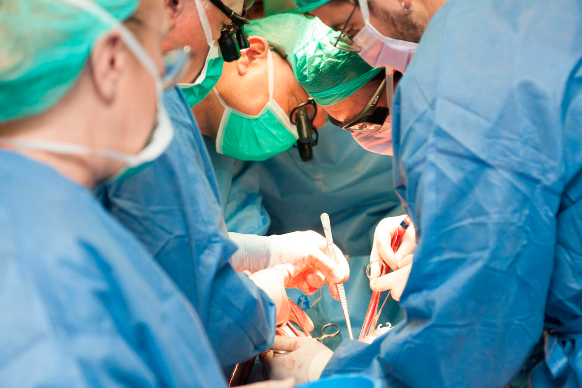 el-hospital-de-bellvitge-implanta-su-primer-corazon-artificial-total